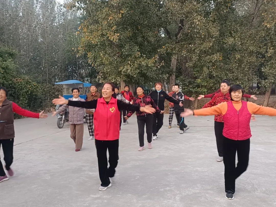 官岭镇石龙村新时代文明实践站“全民健身，有你有我”文体活动.jpg